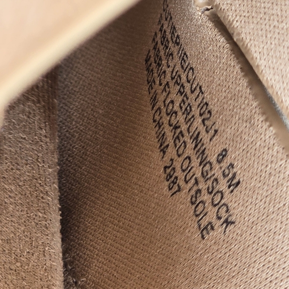 Size 8.5 Women's Madden Girl Tan Slip-On Clogs - Picture 3 of 5